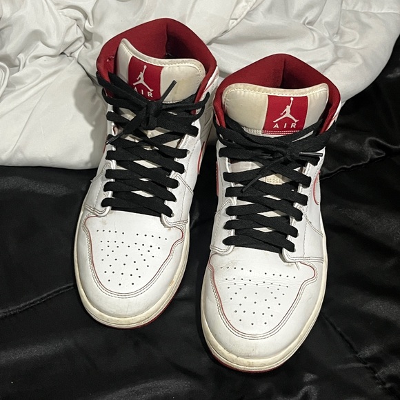 Jordan 1 Retro Mid White Gym Red Black - Picture 2 of 7